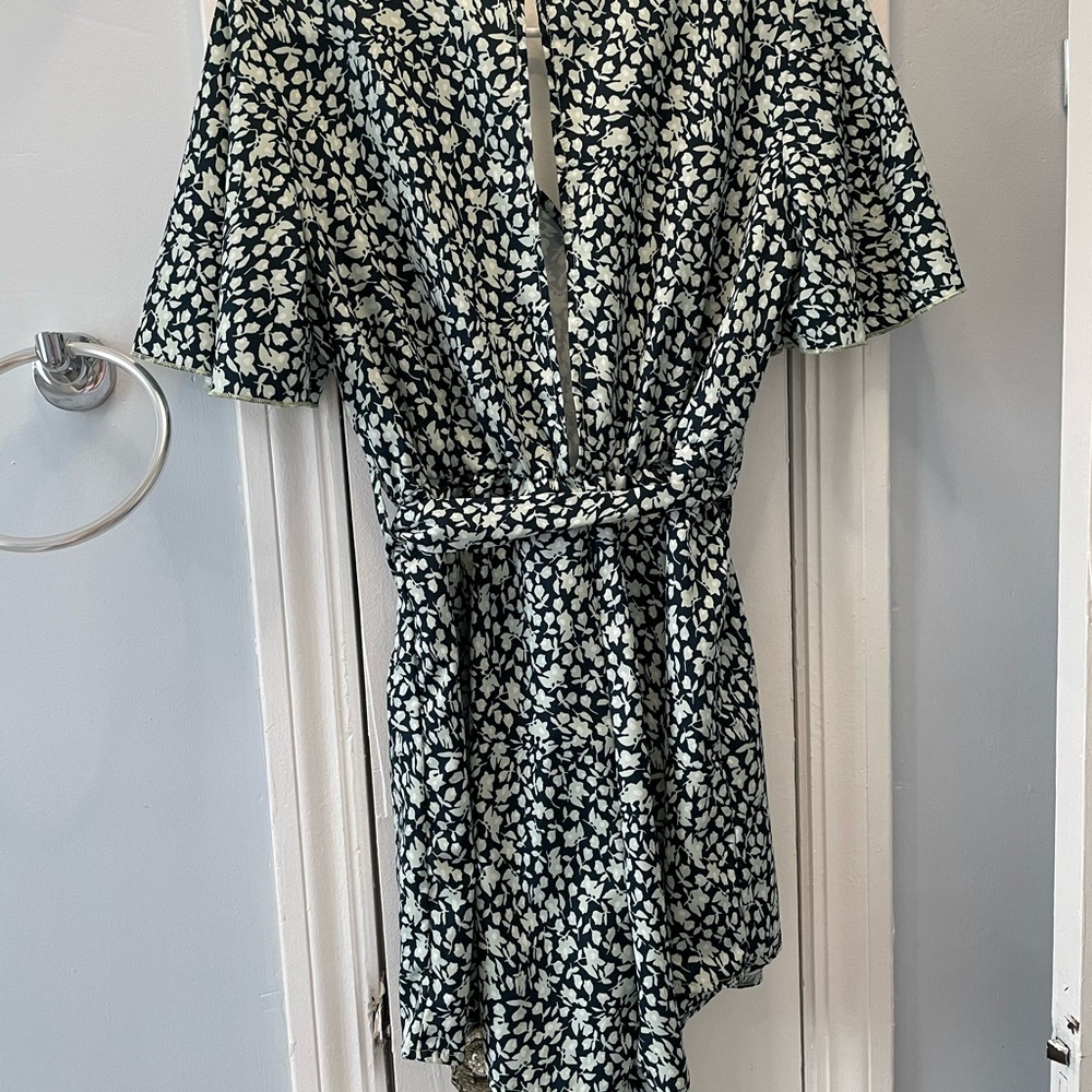 Woman’s Romper - Picture 2 of 5